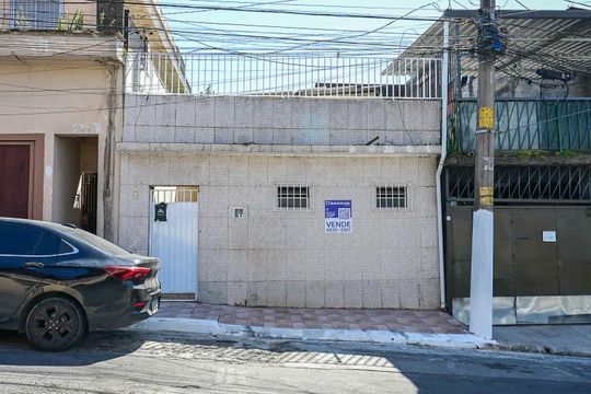 Fachada de casa à venda com 2 quartos, 120m² em Jardim Piracuama, São Paulo