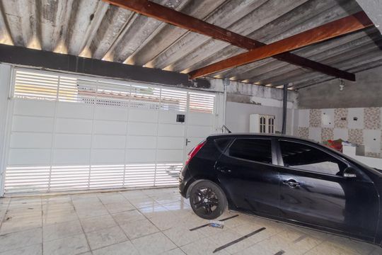 Garagem de casa para alugar com 3 quartos, 220m² em Água Rasa, São Paulo