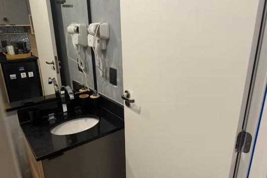 Banheiro de apartamento à venda com 1 quarto, 19m² em Bela Vista, São Paulo