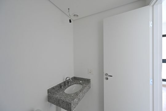 Banheiro Social de kitnet/studio para alugar com 1 quarto, 21m² em Vila Mariana, São Paulo