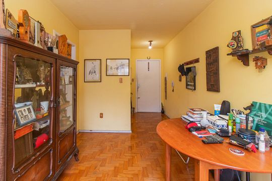 Sala de apartamento à venda com 1 quarto, 48m² em Azenha, Porto Alegre