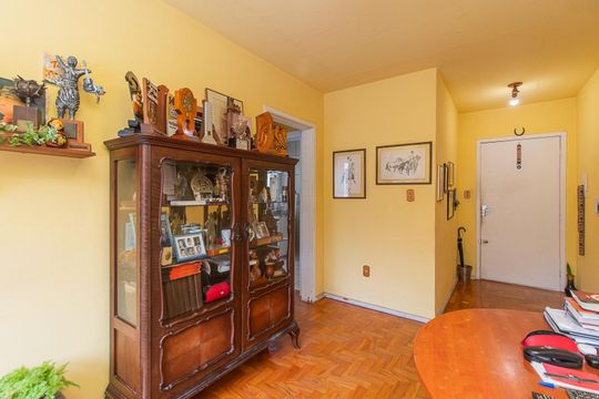 Sala de apartamento à venda com 1 quarto, 48m² em Azenha, Porto Alegre