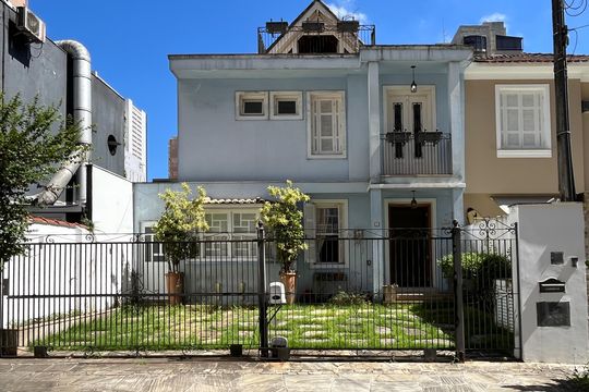 Fachada de casa para alugar com 3 quartos, 300m² em Gonzaga, Santos
