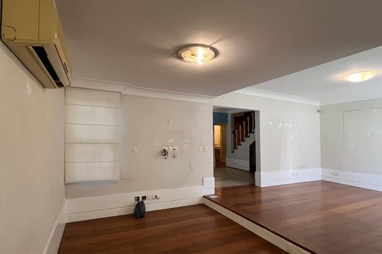 Casa para alugar com 3 quartos, 300m² em Gonzaga, Santos