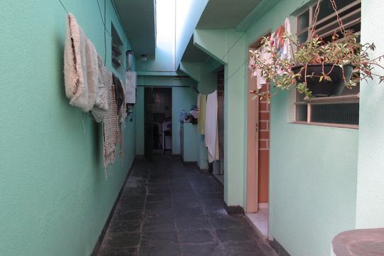Área externa de casa à venda com 5 quartos, 230m² em Jardim D’abril, Osasco