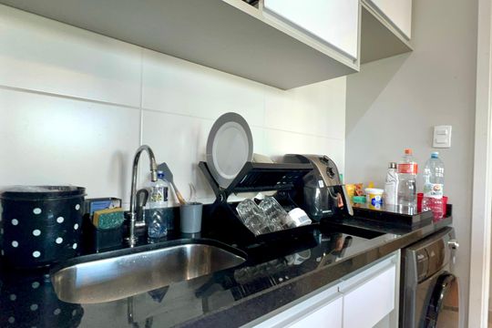 Cozinha de apartamento para alugar com 1 quarto, 35m² em Pinheiros, São Paulo