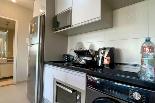 Cozinha de apartamento para alugar com 1 quarto, 35m² em Pinheiros, São Paulo