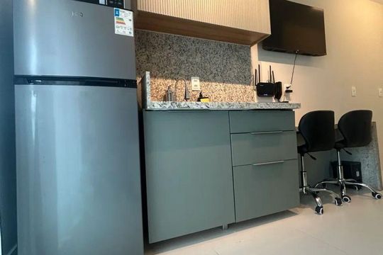 Cozinha de apartamento para alugar com 1 quarto, 32m² em Stella Maris, Salvador