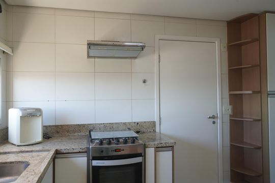 Cozinha de apartamento para alugar com 3 quartos, 178m² em Vila Gomes Cardim, São Paulo