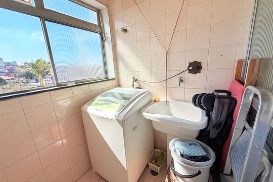 Cozinha  de apartamento à venda com 2 quartos, 56m² em Jardim São Luís, São Paulo