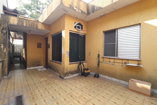 Quintal de casa à venda com 3 quartos, 235m² em Parque das Nações, Santo André