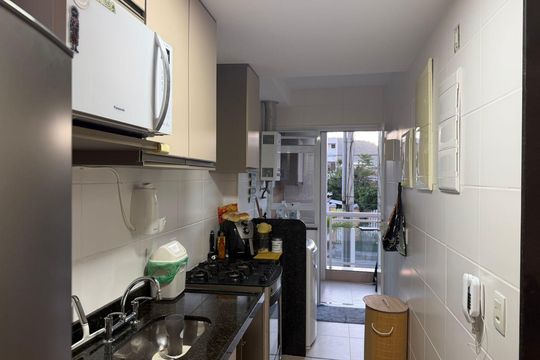 Cozinha de apartamento à venda com 1 quarto, 60m² em Piratininga, Niterói
