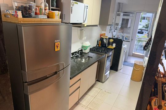 Cozinha de apartamento à venda com 1 quarto, 60m² em Piratininga, Niterói