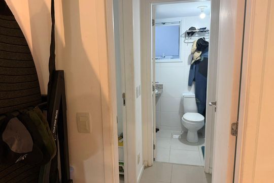 Banheiro de apartamento à venda com 1 quarto, 60m² em Piratininga, Niterói