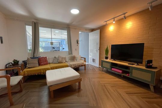 Sala de casa para alugar com 3 quartos, 140m² em Jardim Maria Luiza, São Paulo