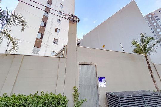 Fachada com Plaquinha de apartamento para alugar com 2 quartos, 39m² em Tatuapé, São Paulo