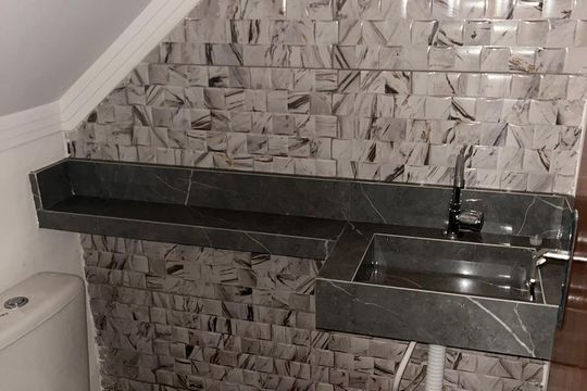 Lavabo de casa de condomínio para alugar com 2 quartos, 52m² em Vila Caiçara, Praia Grande
