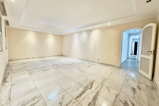 Casa à venda com 4 quartos, 300m² em Vila Paris, Belo Horizonte
