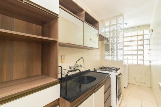 Sala  de apartamento para alugar com 2 quartos, 128m² em Medianeira, Porto Alegre