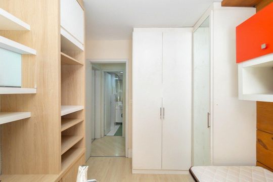 Quarto 1 de apartamento para alugar com 2 quartos, 128m² em Medianeira, Porto Alegre