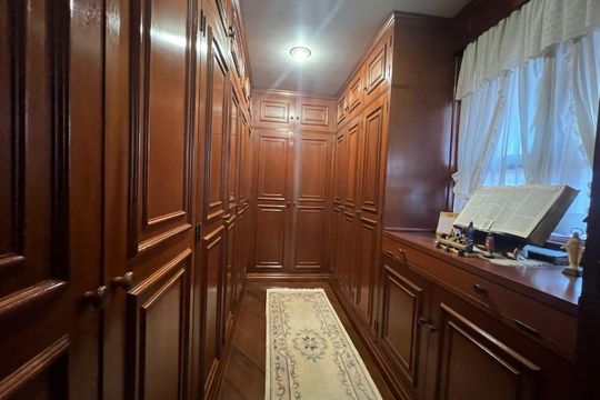 Closet de casa à venda com 4 quartos, 416m² em Residencial Quatro (Alphaville), Santana de Parnaíba