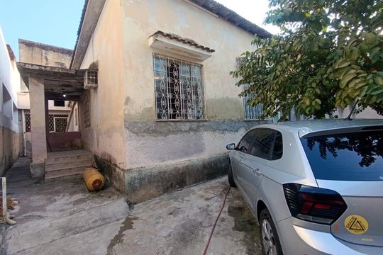 Quintal de casa para alugar com 3 quartos, 200m² em Caonze, Nova Iguaçu