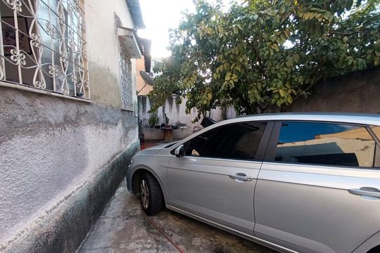 Quintal de casa para alugar com 3 quartos, 200m² em Caonze, Nova Iguaçu