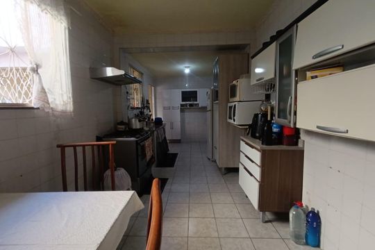 Casa para alugar com 3 quartos, 200m² em Caonze, Nova Iguaçu
