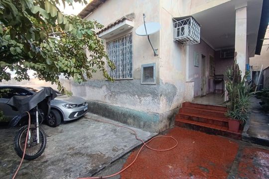 Quintal de casa para alugar com 3 quartos, 200m² em Caonze, Nova Iguaçu