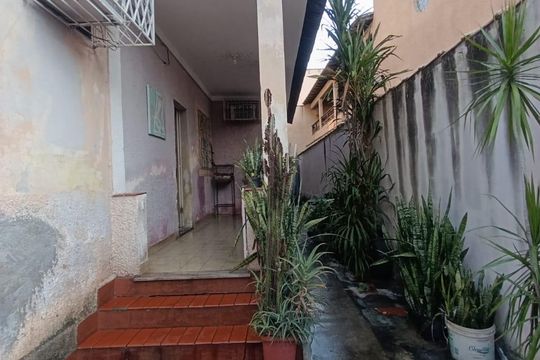 Quintal de casa para alugar com 3 quartos, 200m² em Caonze, Nova Iguaçu