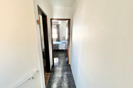 Corredor de casa à venda com 2 quartos, 100m² em Vila Romero, São Paulo