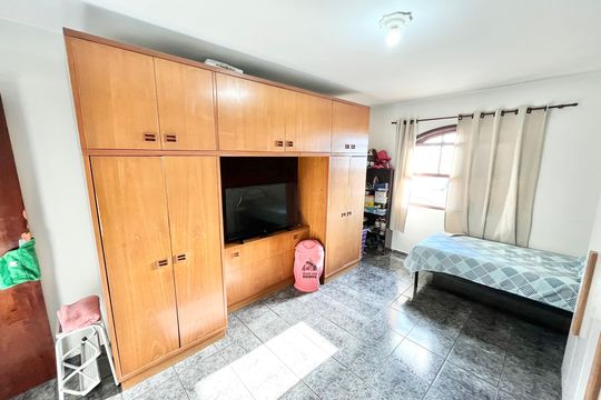Quarto 1 de casa à venda com 2 quartos, 100m² em Vila Romero, São Paulo