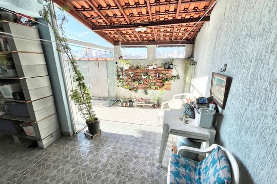 Quintal de casa à venda com 2 quartos, 100m² em Vila Romero, São Paulo