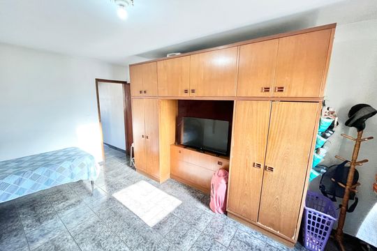 Quarto 1 de casa à venda com 2 quartos, 100m² em Vila Romero, São Paulo