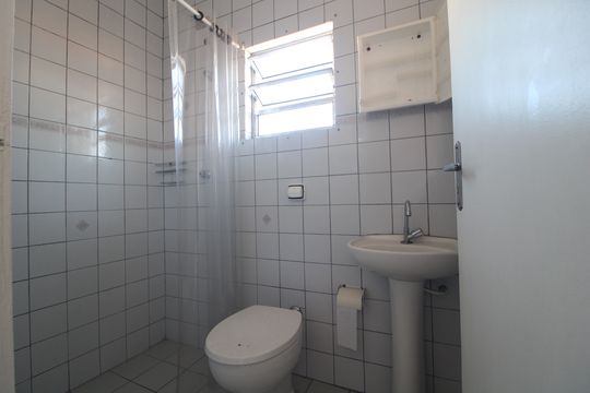 Banheiro da Edícula de casa à venda com 2 quartos, 125m² em Socorro, São Paulo
