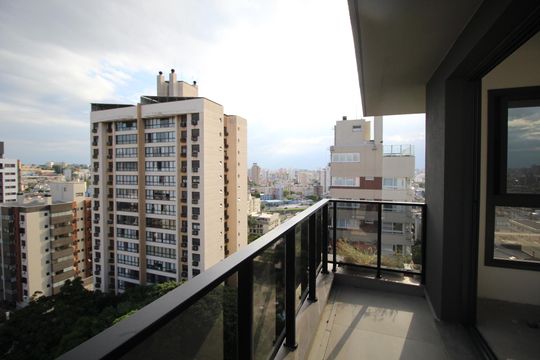 Sacada de apartamento à venda com 3 quartos, 106m² em Petrópolis, Porto Alegre