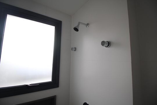 Banheiro da Suíte 1 de apartamento à venda com 3 quartos, 106m² em Petrópolis, Porto Alegre