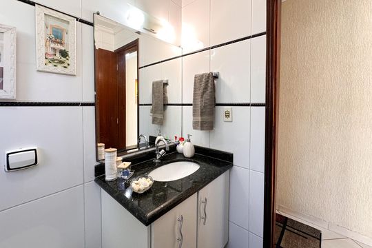 Banheiro Social de casa à venda com 3 quartos, 130m² em Vila Jordanopolis, São Bernardo do Campo