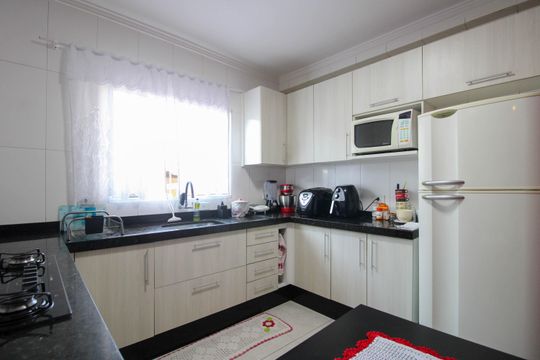 Cozinha 2 de casa à venda com 4 quartos, 313m² em Parque Regina, São Paulo