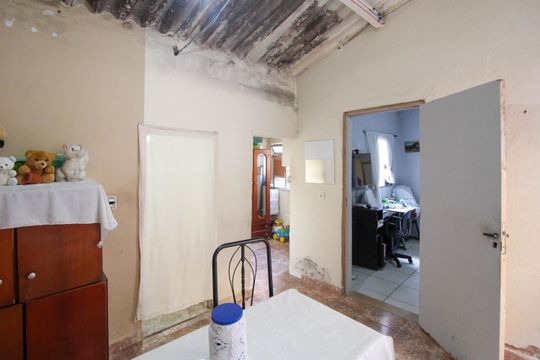 Suíte de casa à venda com 4 quartos, 313m² em Parque Regina, São Paulo