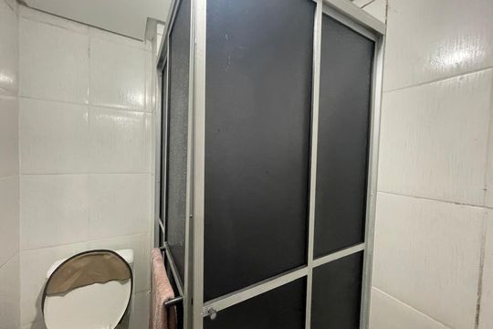 Banheiro de apartamento à venda com 2 quartos, 49m² em Santos Dumont, São Leopoldo