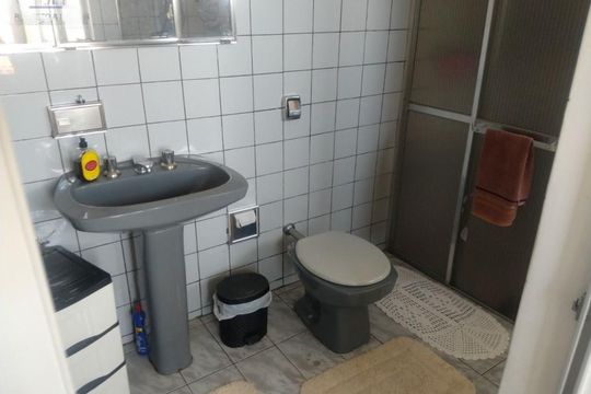 Casa à venda com 4 quartos, 141m² em Vila Zat, São Paulo