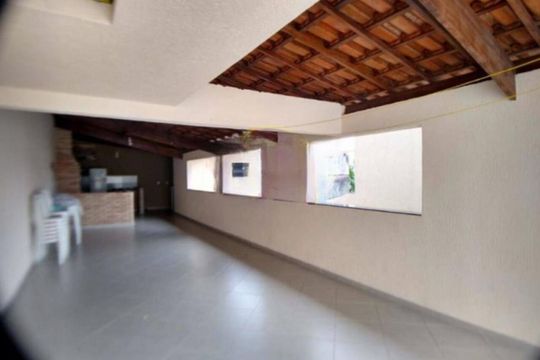 Casa à venda com 4 quartos, 306m² em Cidade Líder, São Paulo