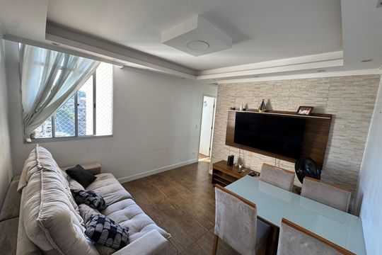 Sala de apartamento à venda com 2 quartos, 55m² em Jardim Roberto, Osasco