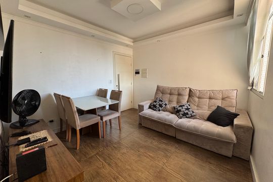 Sala de apartamento à venda com 2 quartos, 55m² em Jardim Roberto, Osasco