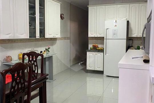 Casa à venda com 3 quartos, 200m² em Jardim Santa Maria, São Paulo