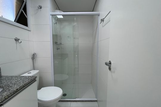 Banheiro de kitnet/studio para alugar com 1 quarto, 25m² em Butantã, São Paulo