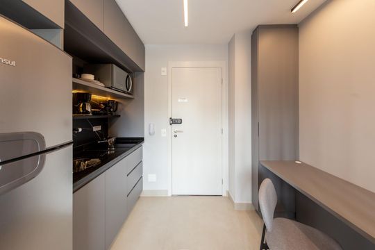 Cozinha de apartamento à venda com 1 quarto, 21m² em Campo Belo, São Paulo
