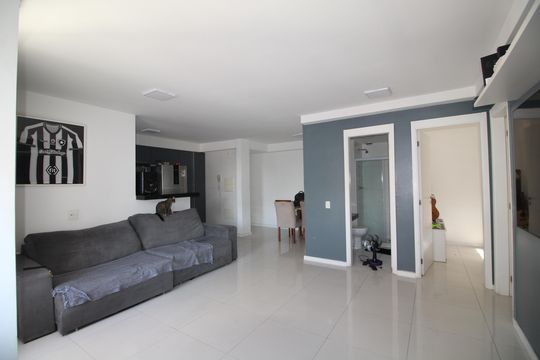 Sala de apartamento à venda com 2 quartos, 70m² em Anil, Rio de Janeiro