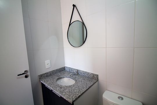 Banheiro da Suíte de kitnet/studio para alugar com 1 quarto, 27m² em Campo Belo, São Paulo